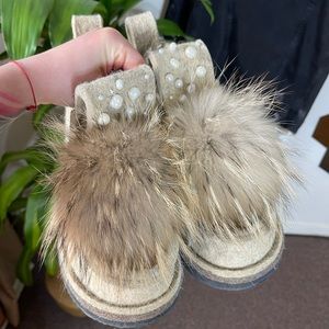 Real fox fur uggs-like very warm boots